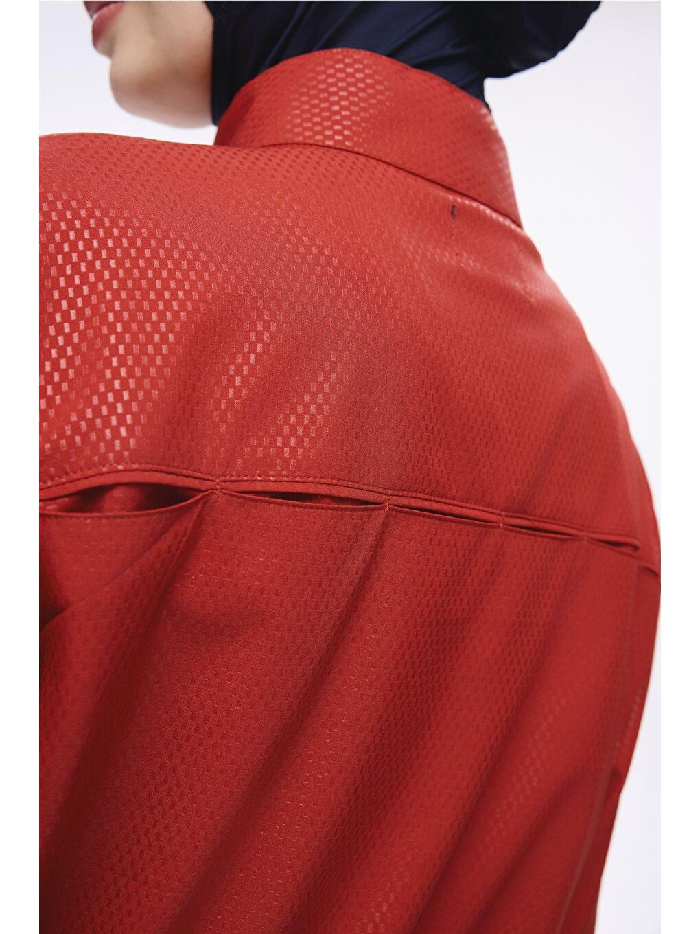 Kemer Toka Detaylı Dokulu Kumaş Kırmızı 5 Parça Tam Tesettür Mayo Takımı 5052-3