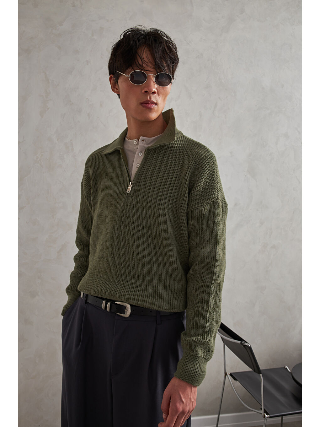 Haki Erkek Yakası Fermuarlı Oversize Kazak