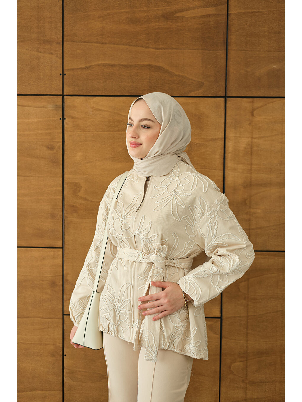 Kadın Gabardin Nakışlı Bomber Ceket Ekru-1