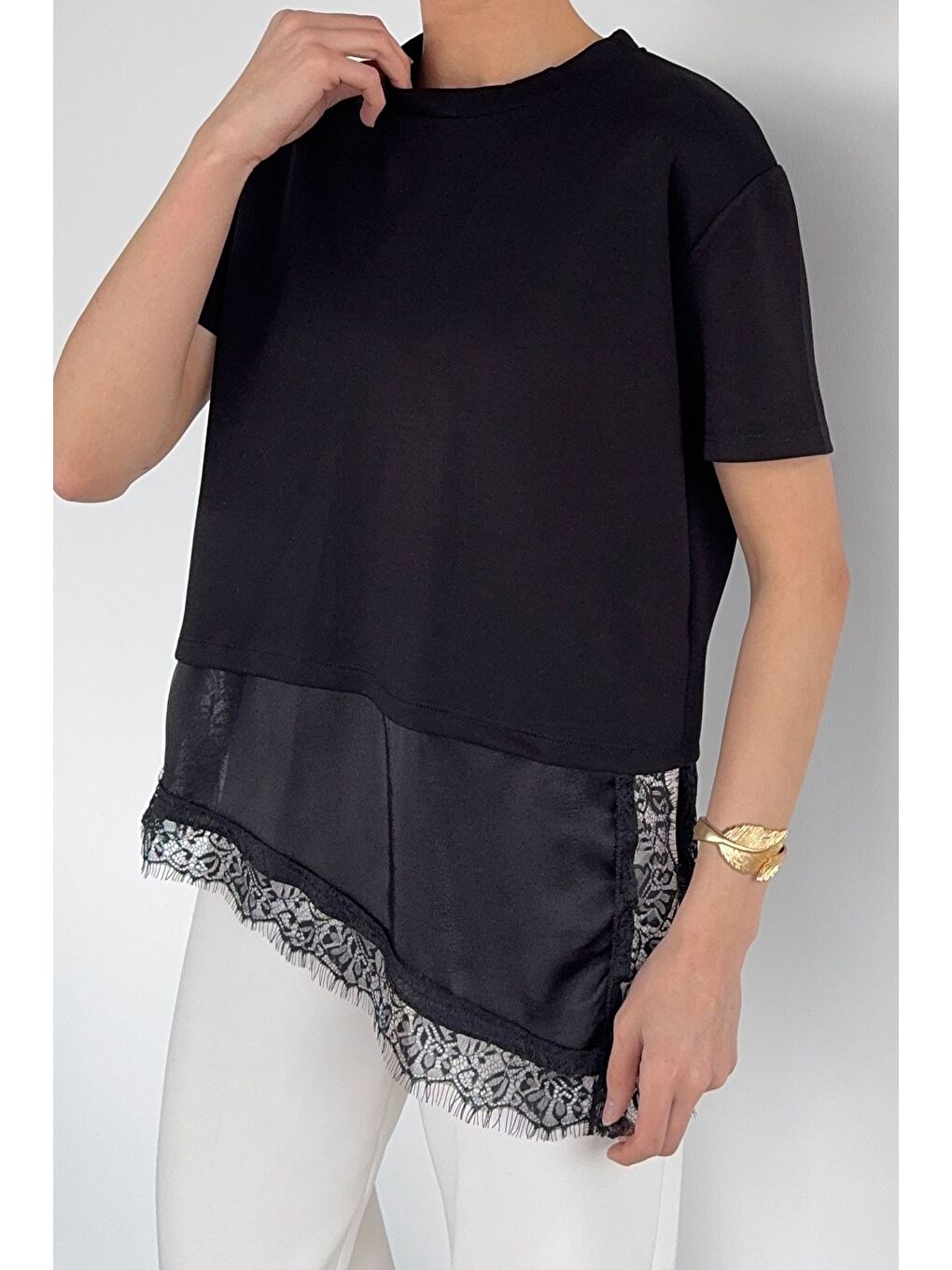 Siyah Kadın Bisiklet Yaka Saten Ve Güpür Garnili Bluz-2