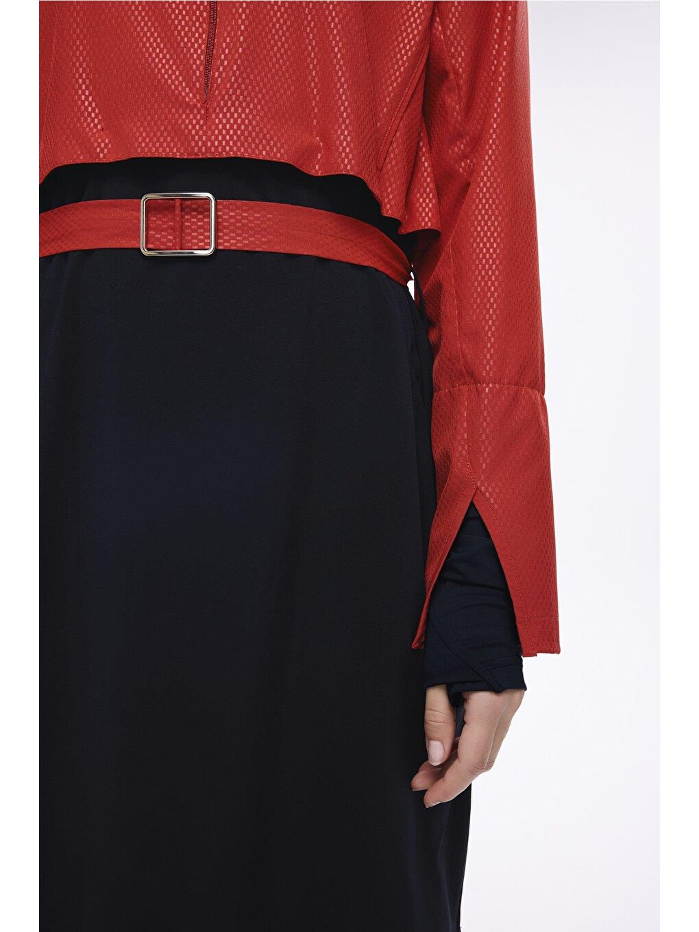 Kemer Toka Detaylı Dokulu Kumaş Kırmızı 5 Parça Tam Tesettür Mayo Takımı 5052-5