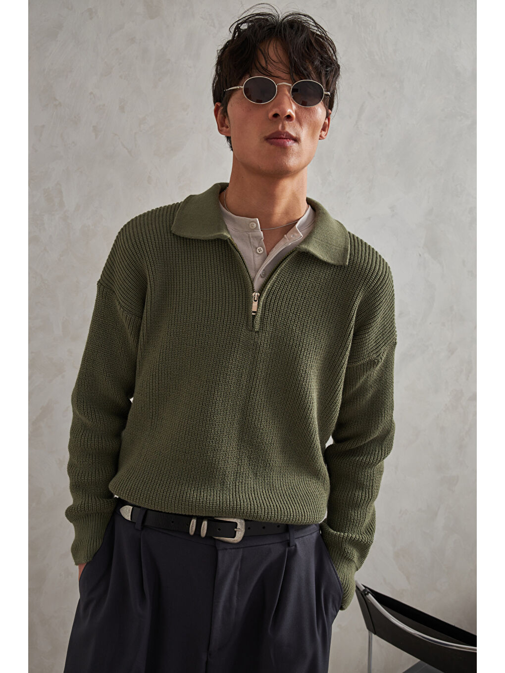 Haki Erkek Yakası Fermuarlı Oversize Kazak-1