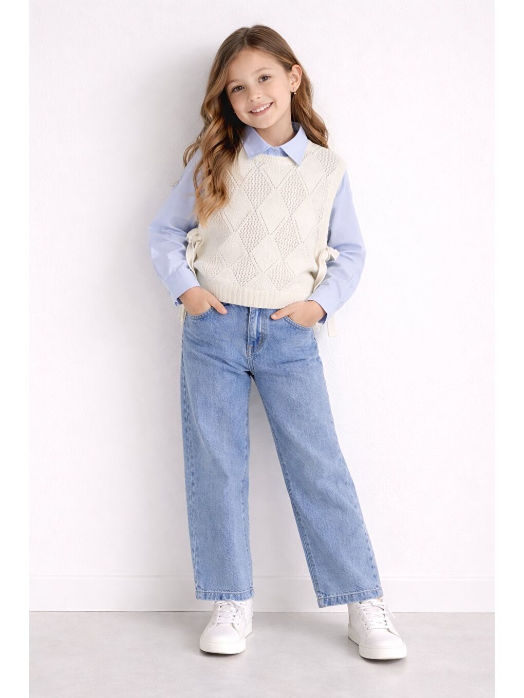 Mavi Düğmeli Gömlekli Jean Pantolonlu Kız Çocuk Triko Süveterli 3lü Takım 23534