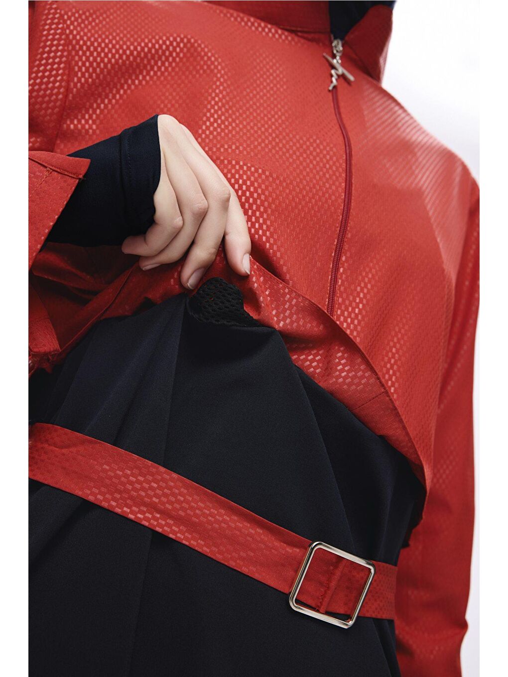 Kemer Toka Detaylı Dokulu Kumaş Kırmızı 5 Parça Tam Tesettür Mayo Takımı 5052-8