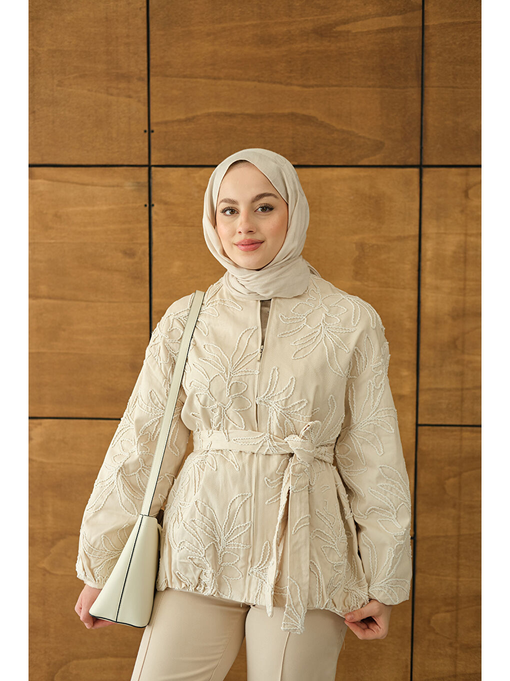 Kadın Gabardin Nakışlı Bomber Ceket Ekru-3