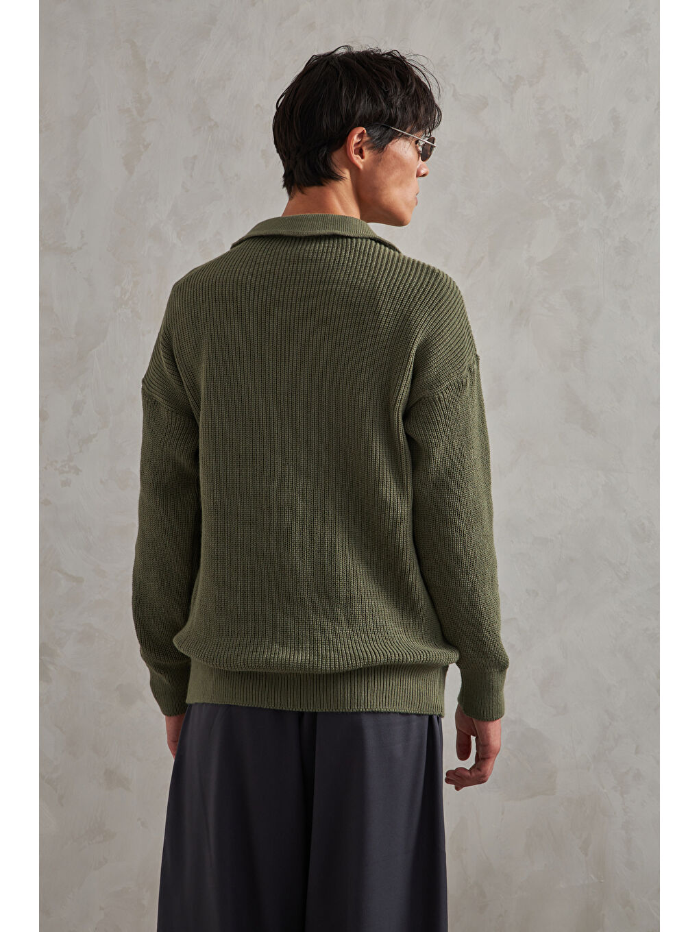 Haki Erkek Yakası Fermuarlı Oversize Kazak-3