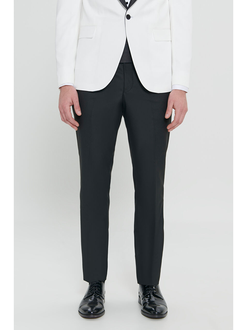 Erkek Beyaz-Siyah Slim Fit Dar Kesim Şal Yaka Armürlü Smokin Takım-6