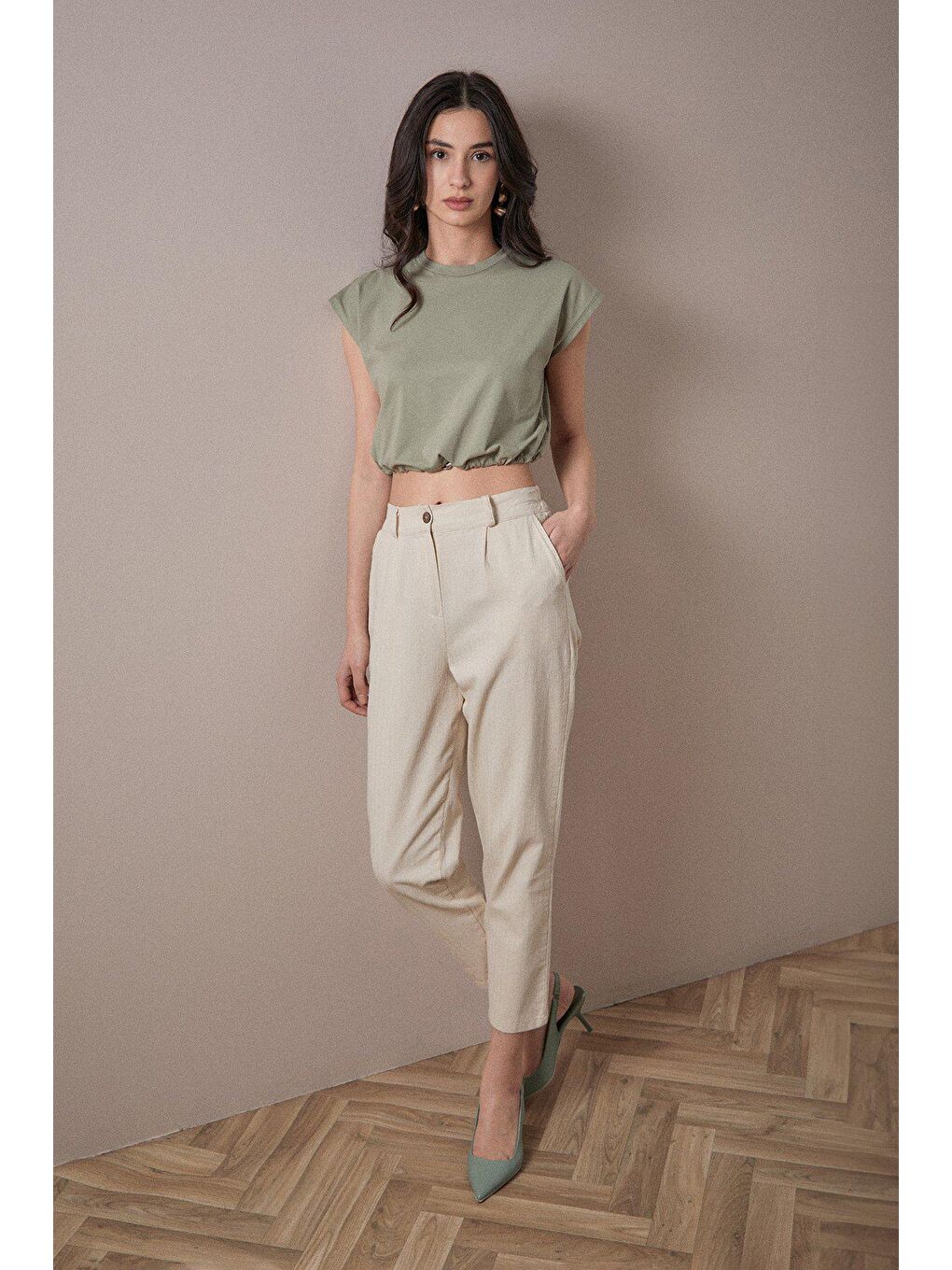 Haki Basic Bisiklet Yaka Stoperli Crop Tişört-1