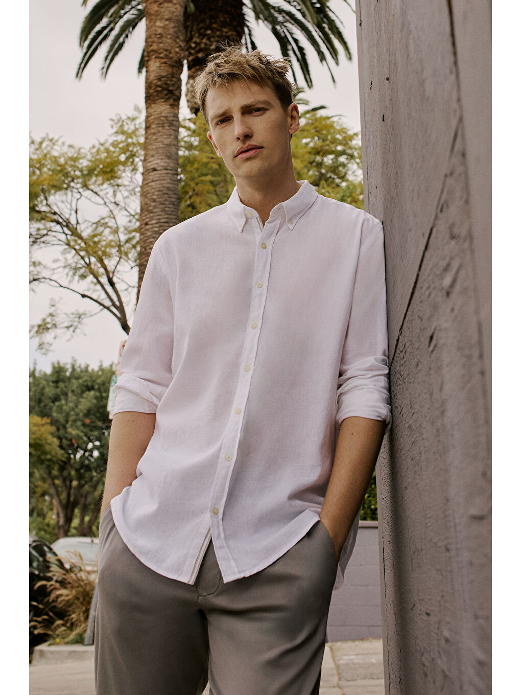 Erkek Beyaz Comfort Fit Rahat Kesim Düğmeli Yaka Keten Gömlek-3