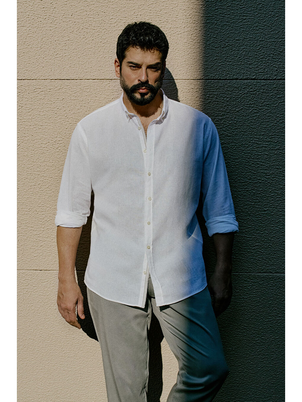 Erkek Beyaz Comfort Fit Rahat Kesim Düğmeli Yaka Keten Gömlek-5