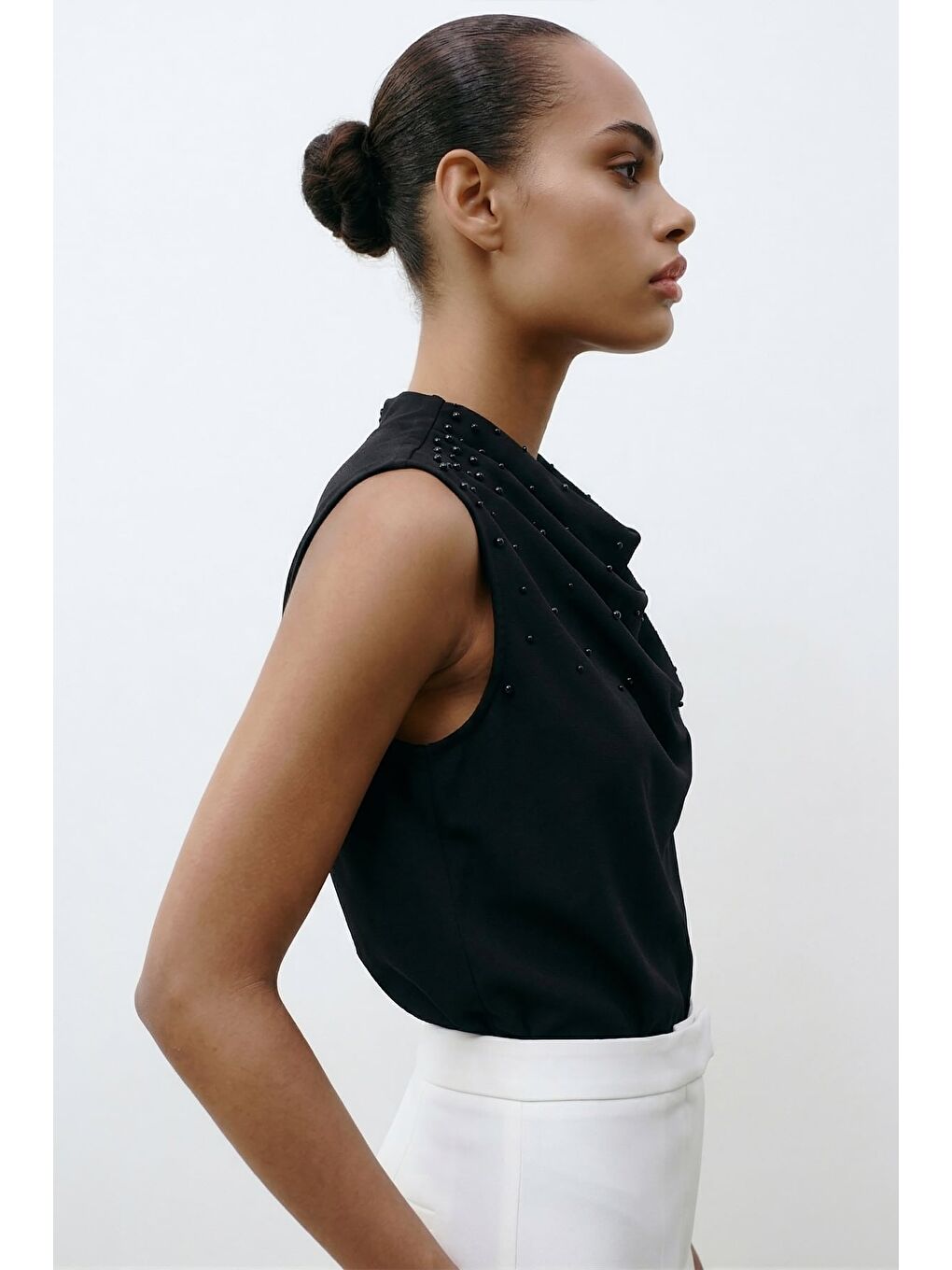 İnci Detaylı Bluz - Siyah-1