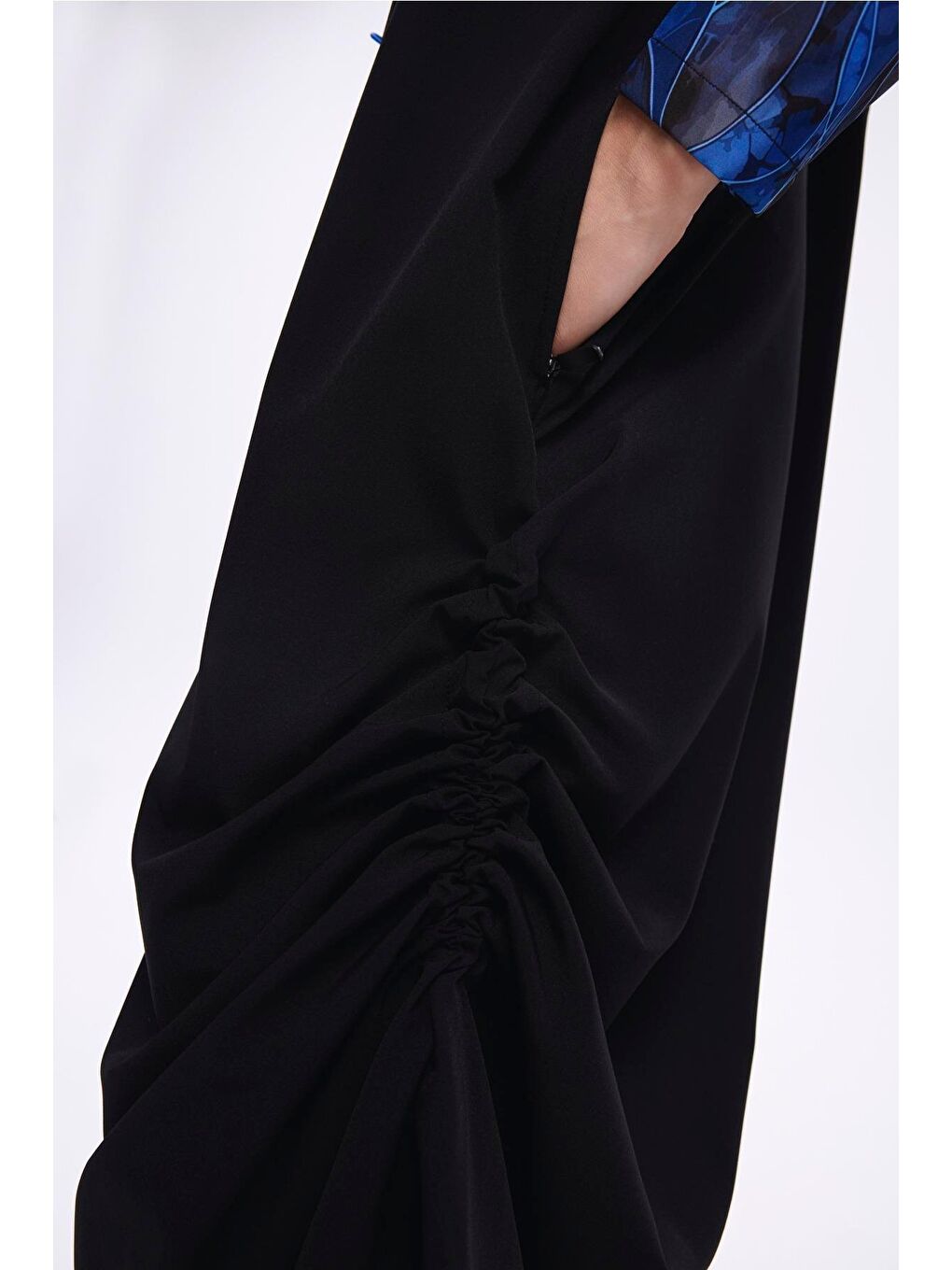 Tam Boy Kolları Desenli Siyah 5 Parça Tam Tesettür Mayo Takımı 5016-4