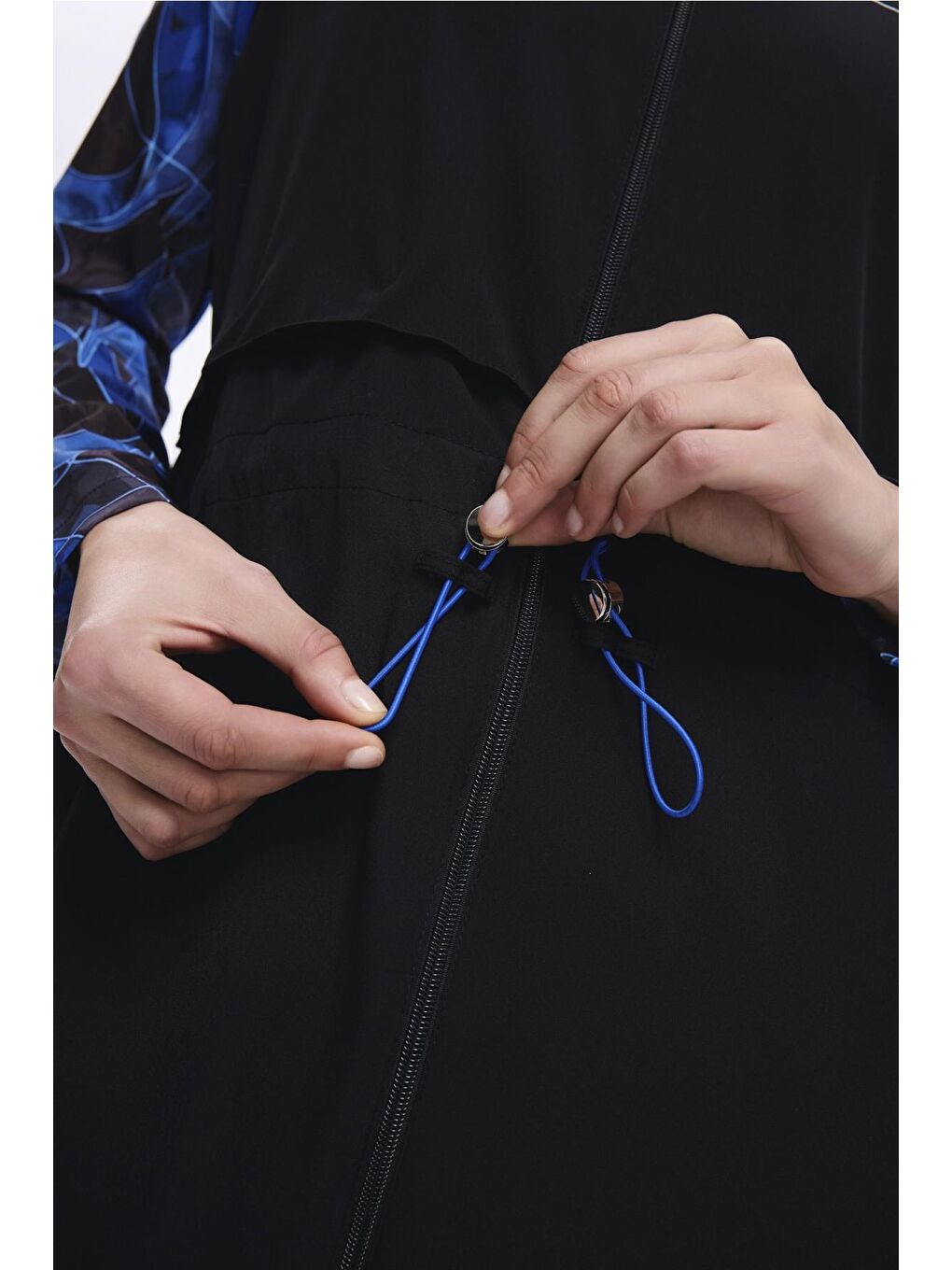 Tam Boy Kolları Desenli Siyah 5 Parça Tam Tesettür Mayo Takımı 5016-7