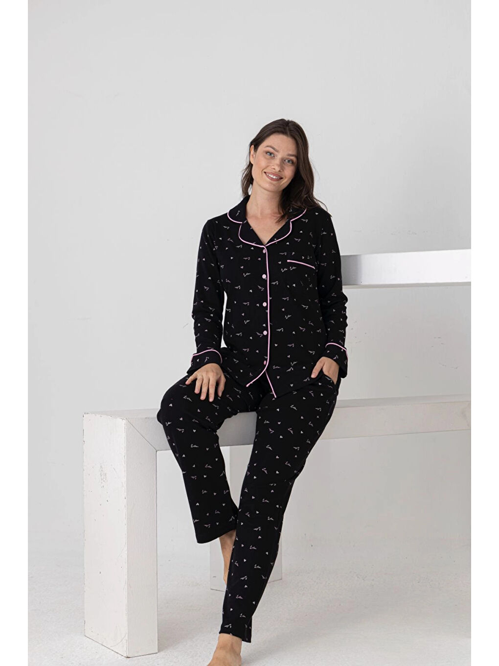 Siyah Desenli Kadın Pijama Takımı 2200