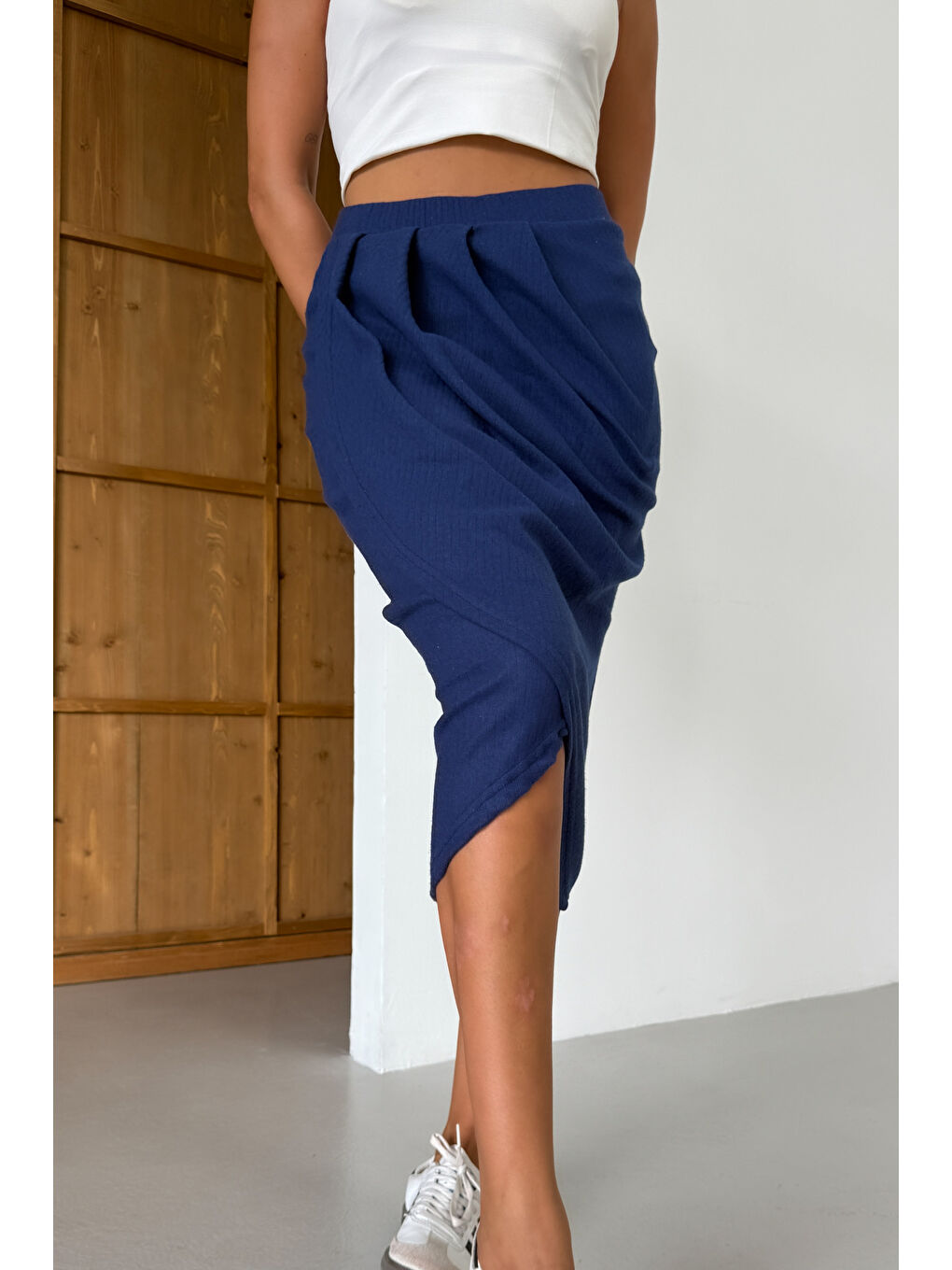 Kadın Lacivert Bel Lastikli Kruvaze Midi Boy Etek-1