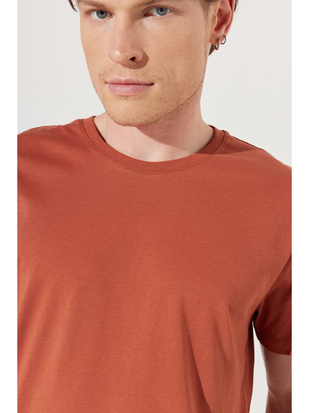 Kahverengi Erkek Açık Kahve Slim Fit Dar Kesim %100 Pamuk Bisiklet Yaka Kısa Kollu Tişört-2