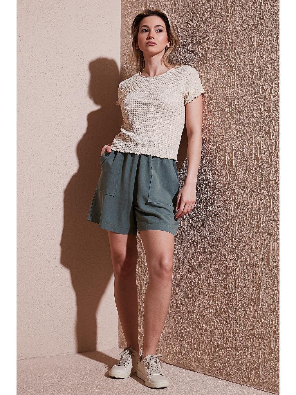 Haki Keten Karışımlı Comfort Fit Lastikli Kısa Short 25Y0606K1-4