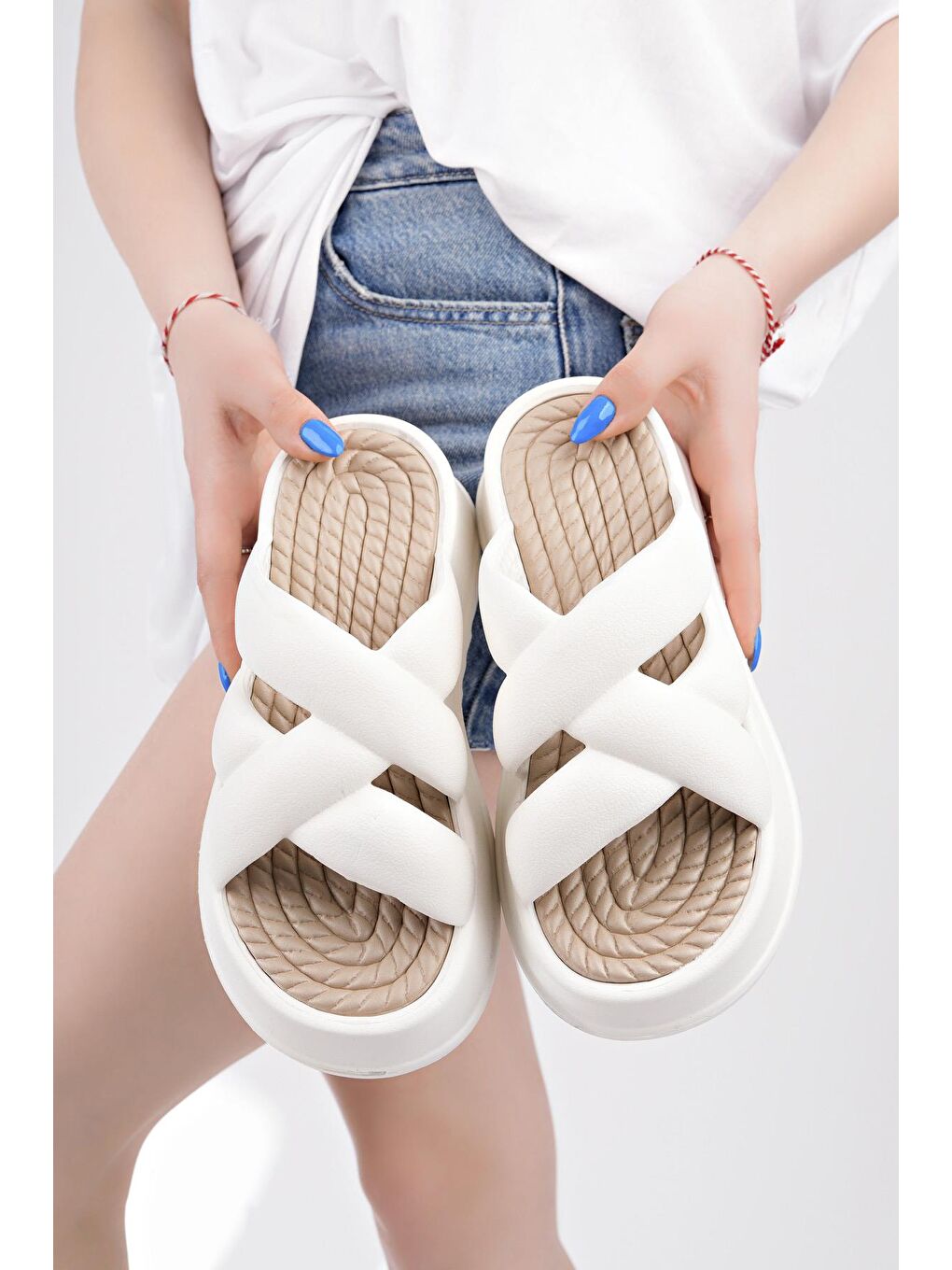Beyaz JUNE Dolgu Taban Kadın Terlik Yüksek Platform Plaj Deniz Havuz Terliği