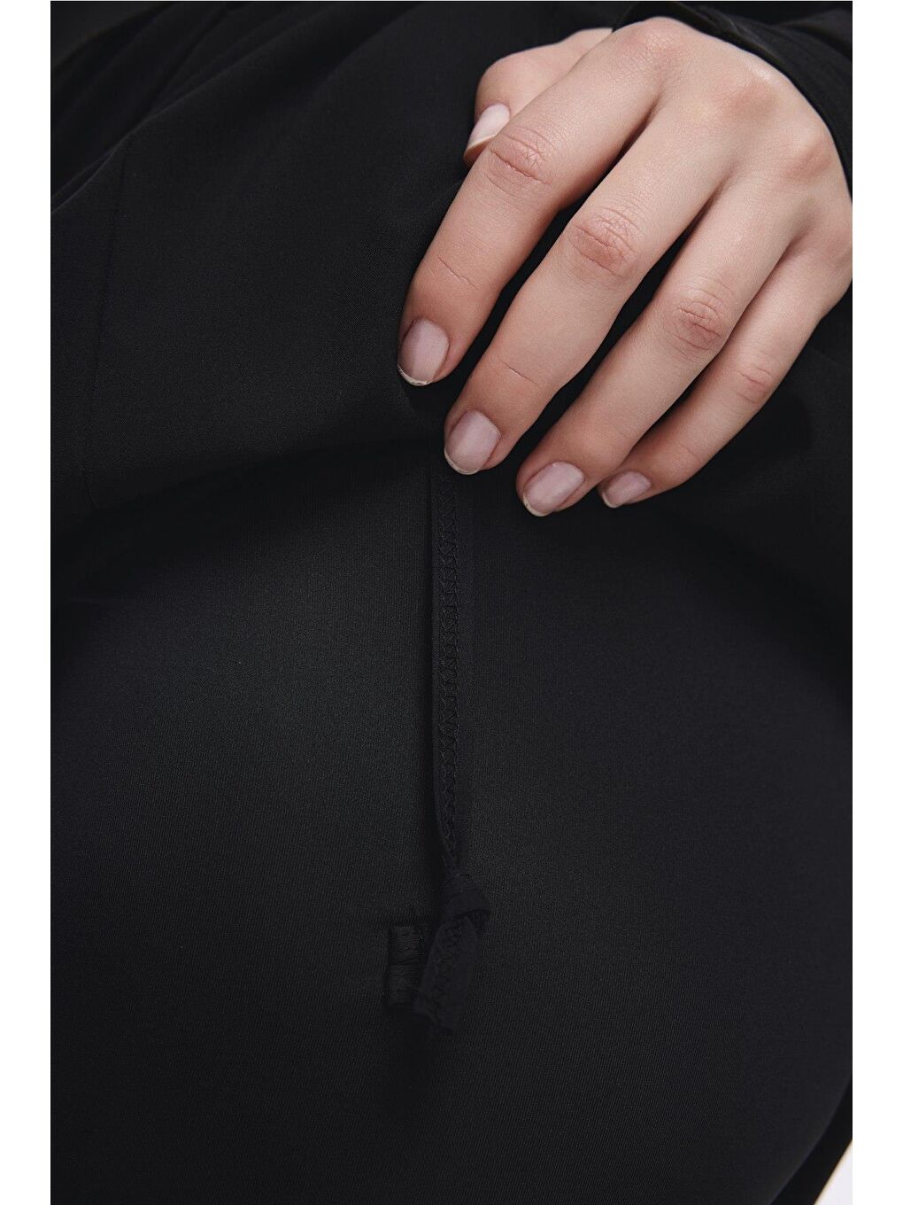 Kemer Toka Detaylı Dokulu Kumaş Siyah 5 Parça Tam Tesettür Mayo Takımı 5027-8