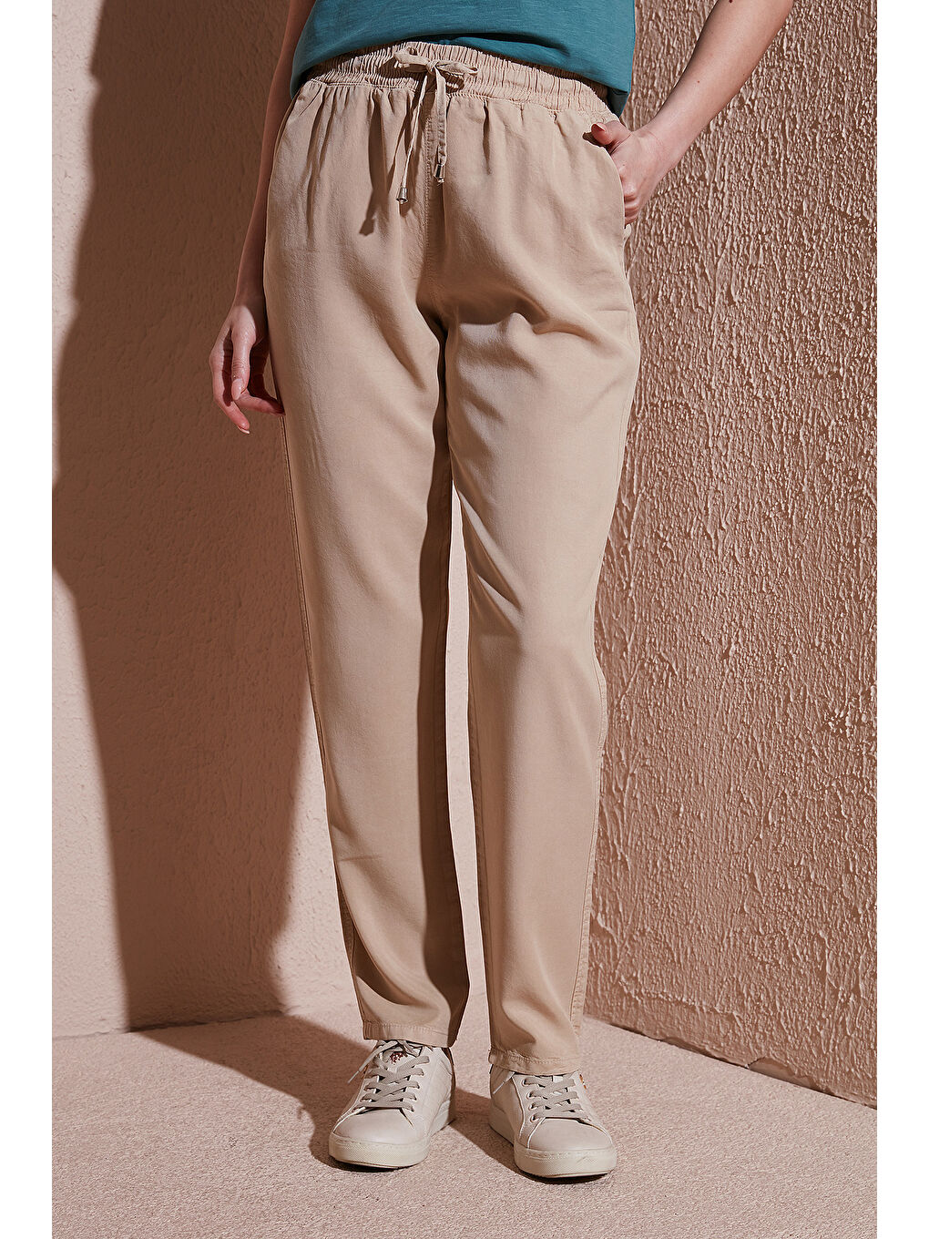 Bej Comfort Fit Yüksek Bel Düz Paça Pantolon 25Y0477K1-1