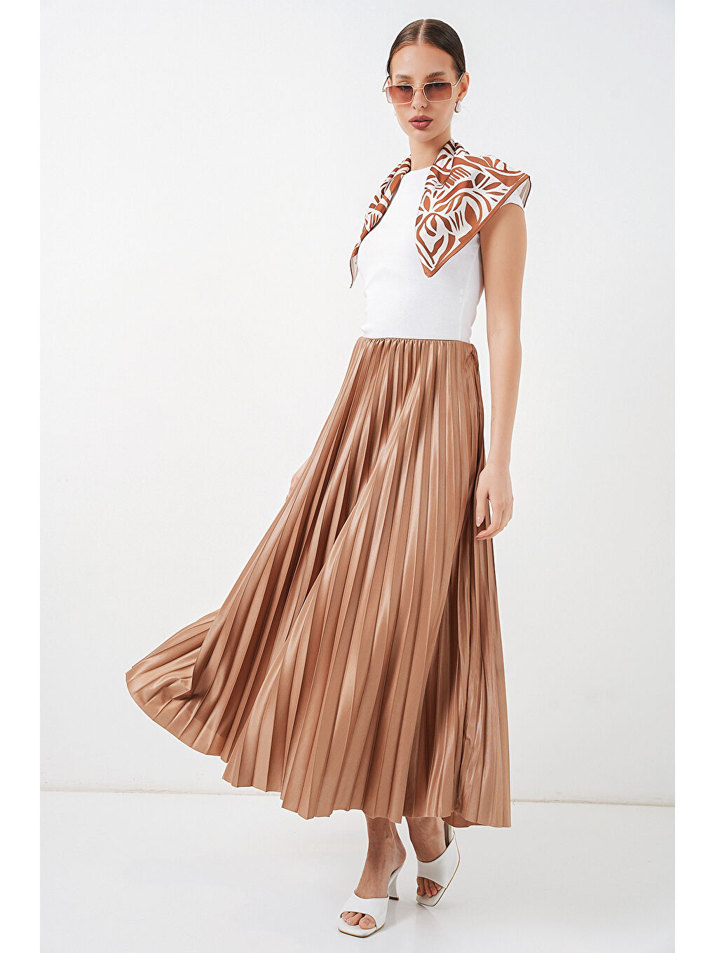 Sarı 8009 Deri Görünümlü Piliseli Etek - Camel-2