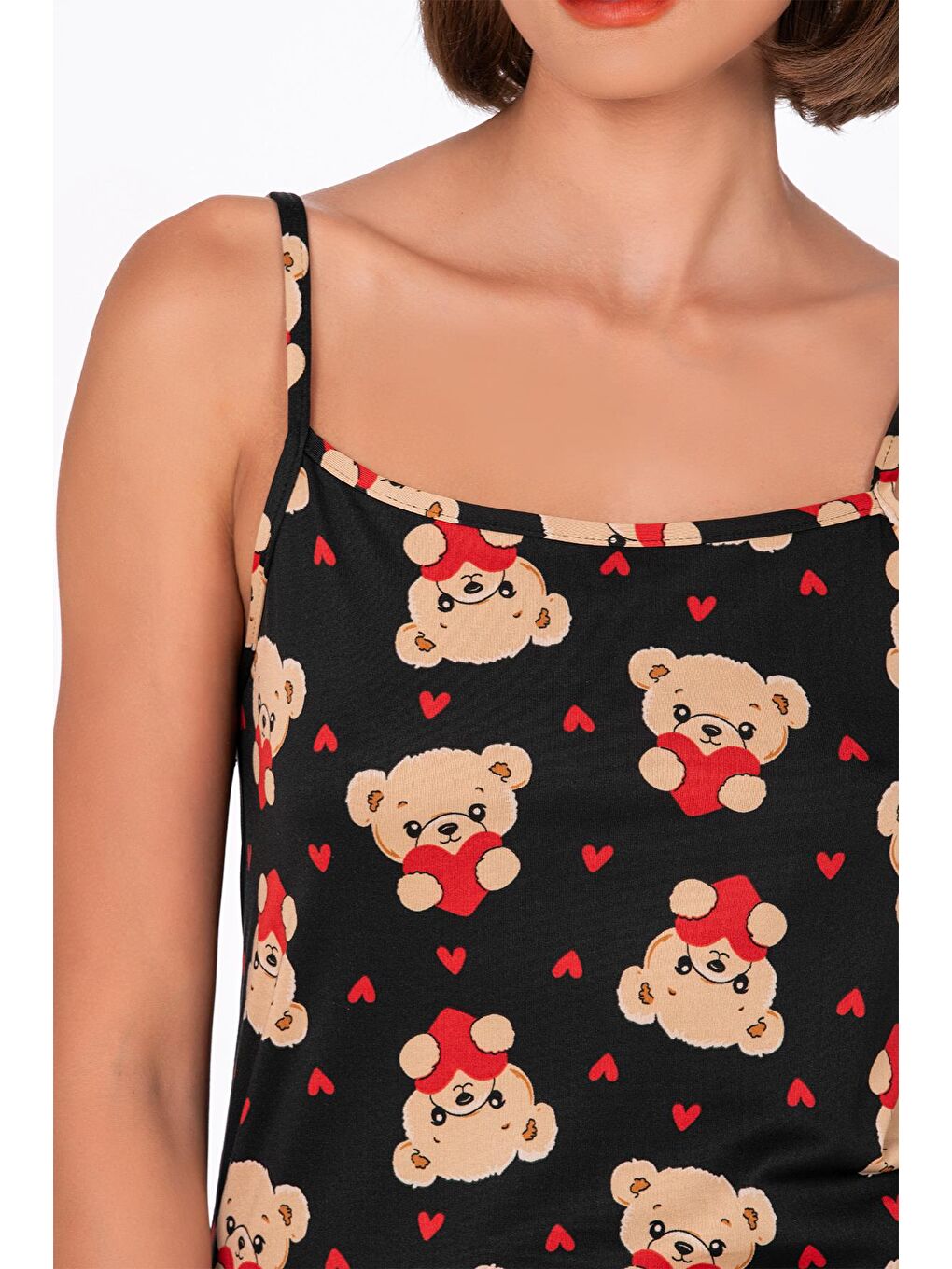 Siyah Kadın Kalpli Ayıcık Desenli İp Askılı Şortlu Pijama Takımı-1