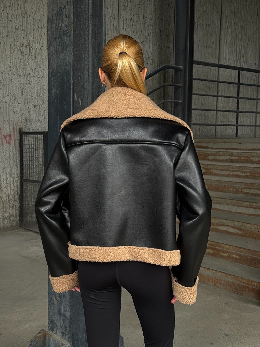 Fermuar Detaylı İçi Kürklü Suni Deri Ceket Siyah Kahve-4