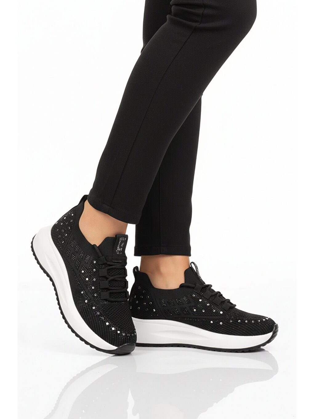 Siyah Anorak Hafif Taş İşlemeli Kadın Casual Ayakkabı 26Y301 G-1