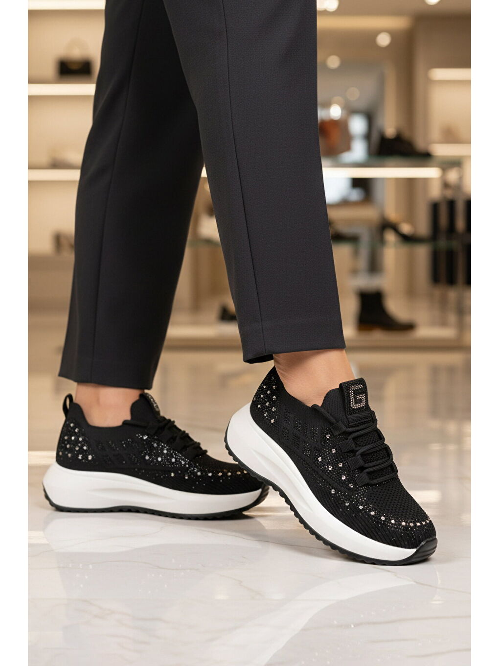 Siyah Anorak Hafif Taş İşlemeli Kadın Casual Ayakkabı 26Y301 G-2