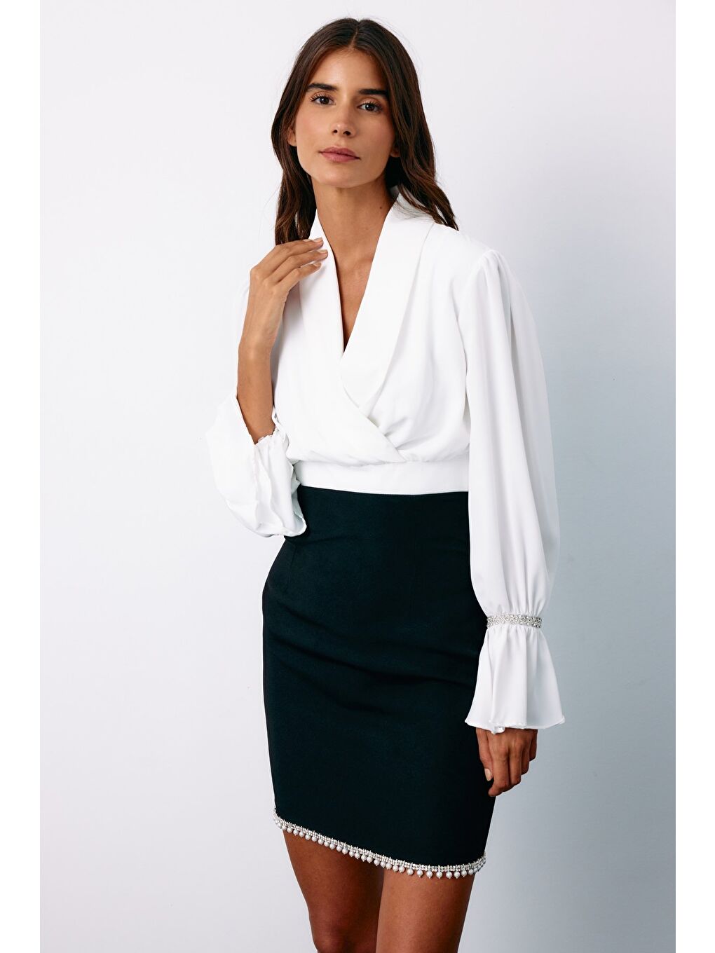 Aksesuar Detaylı Bluz - Ekru-2