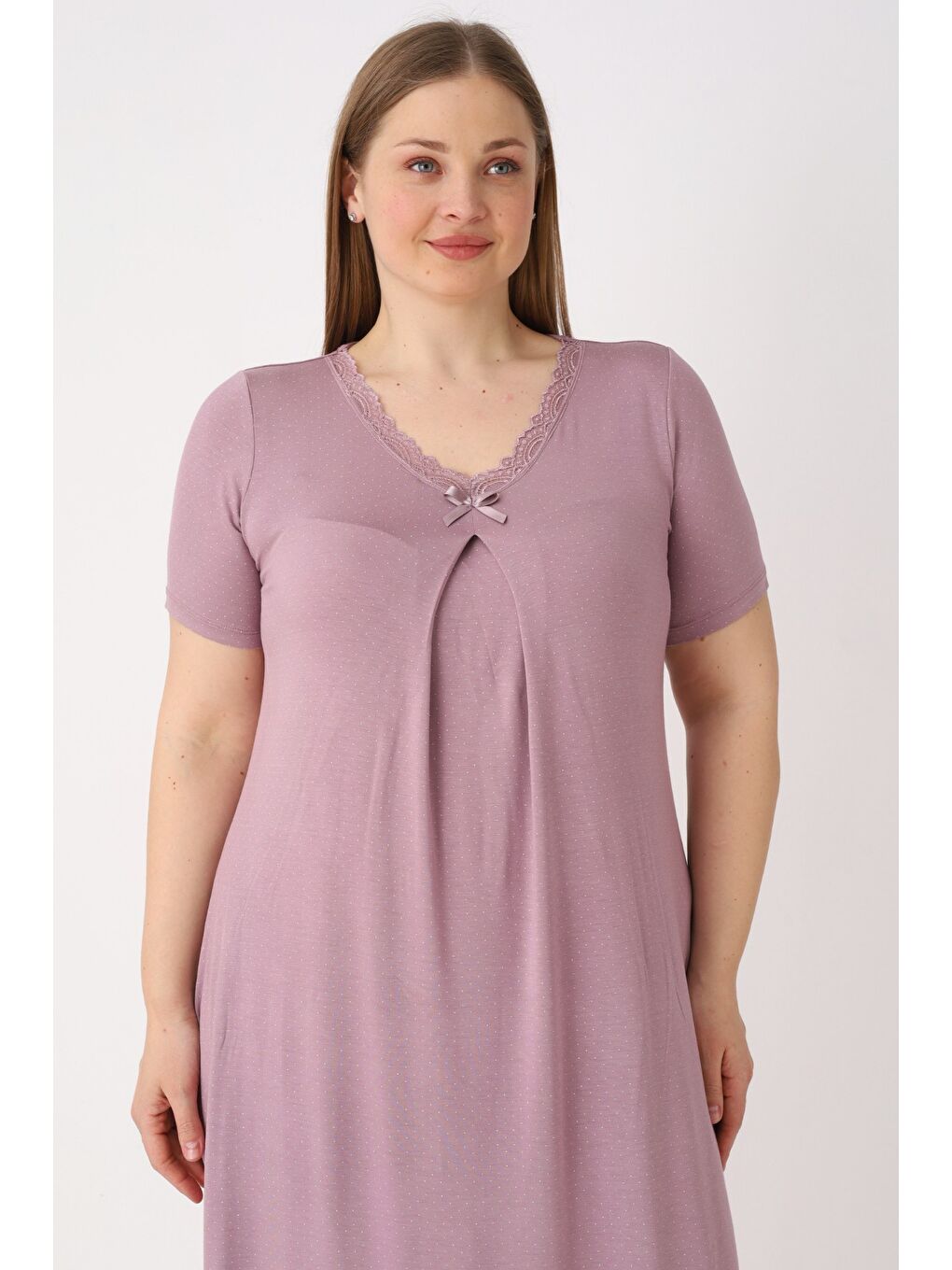 Pembe Puantiyeli Kısa Kollu Elastanlı Dantel Ve Fiyonk Detaylı Kısa Kollu Büyük Beden Gecelik-2