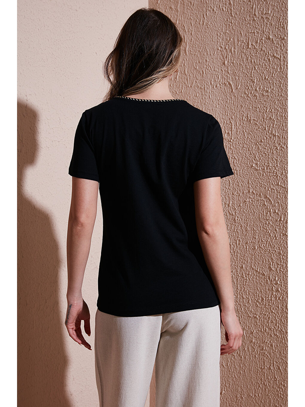 Siyah % 100 Pamuk Regular Fit V Yaka T Shirt 25Y0478K1-4