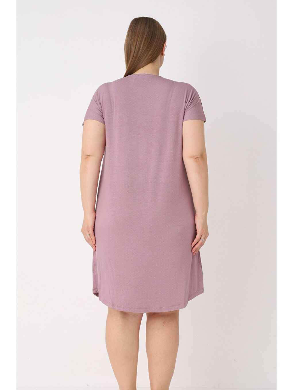 Pembe Puantiyeli Kısa Kollu Fiyonk Detaylı Elastanlı V Yaka Kadın Büyük Beden Gecelik-3