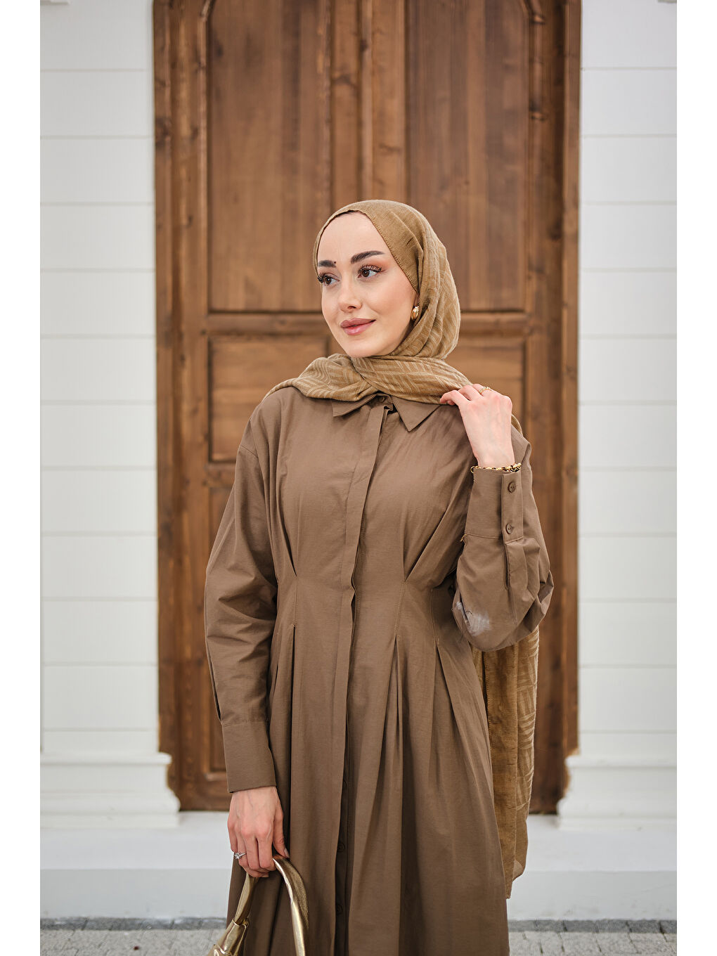 Kadın Beli Pileli Gömlek Yaka Gizli Düğmeli Elbise Kahverengi-1