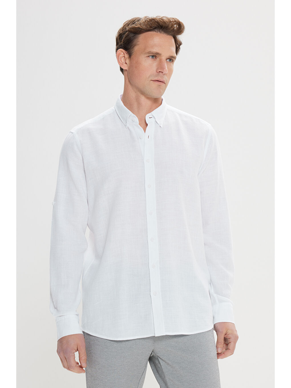 Erkek Beyaz Slim Fit Dar Kesim %100 Pamuk Düğmeli Yaka Gömlek-2