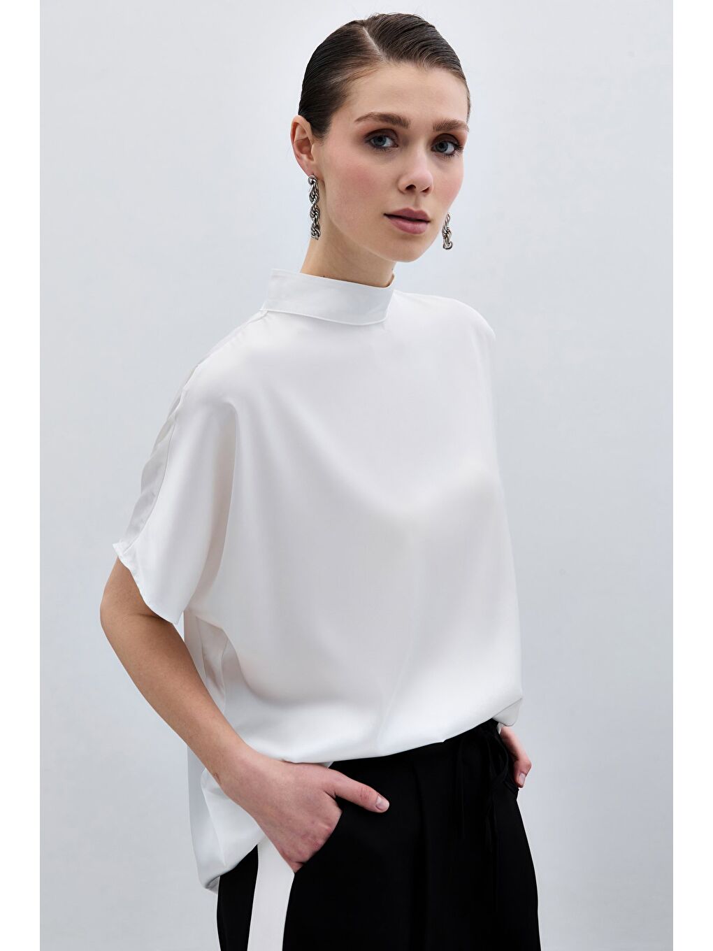 Yarasa Kol Salaş Bluz - Ekru