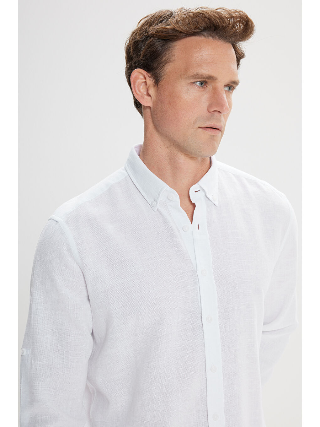 Erkek Beyaz Slim Fit Dar Kesim %100 Pamuk Düğmeli Yaka Gömlek-3