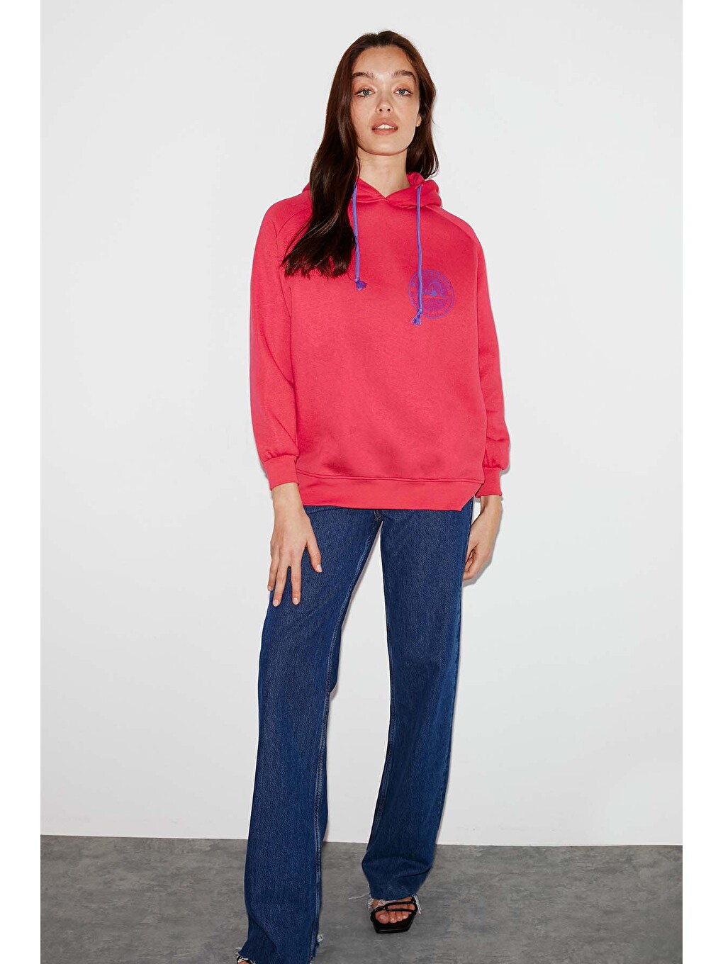 Polınıa Kadın İçi Polarlı Göğsü Baskılı Regular Fit Kontrast Kordonlu Kapüşonlu Pembe Sweatshirt-2