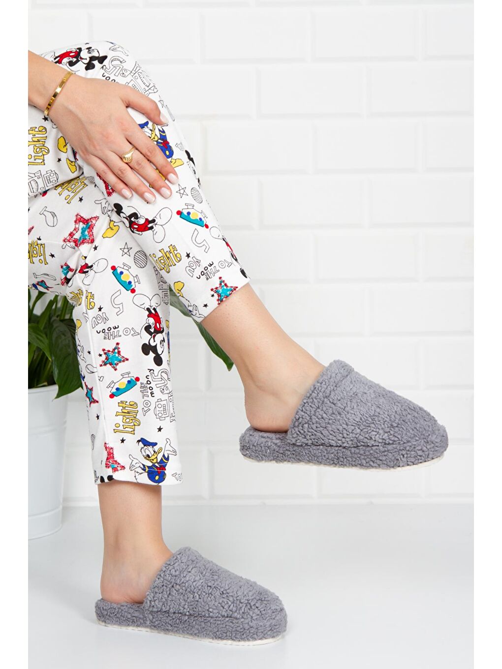 Gri Havlu Kapalı Kadın Ev Terliği Kışlık Terlik Ses Yapmaz-1