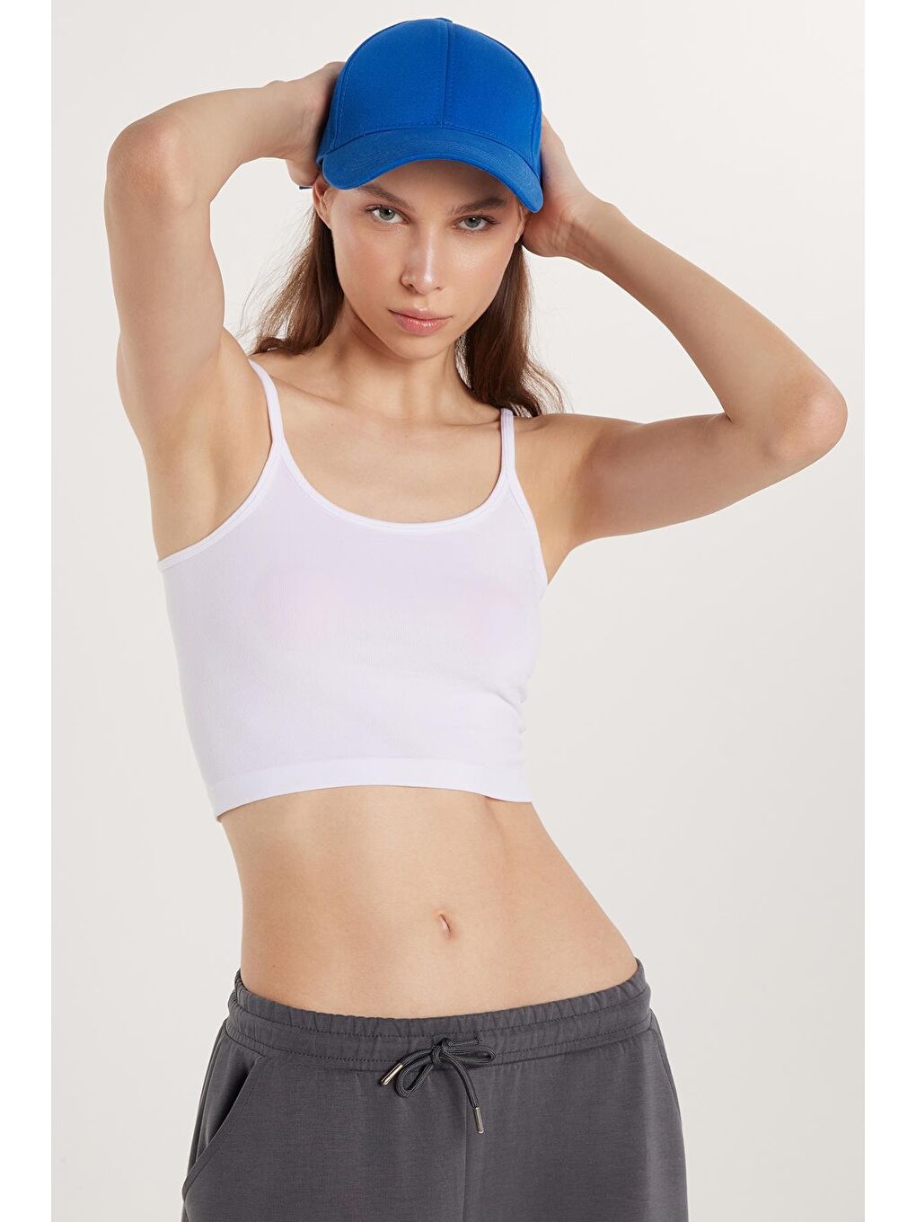 Kadın Slim Fit Dar Kesim İnce Askılı U Yaka Beyaz Crop Atlet-2