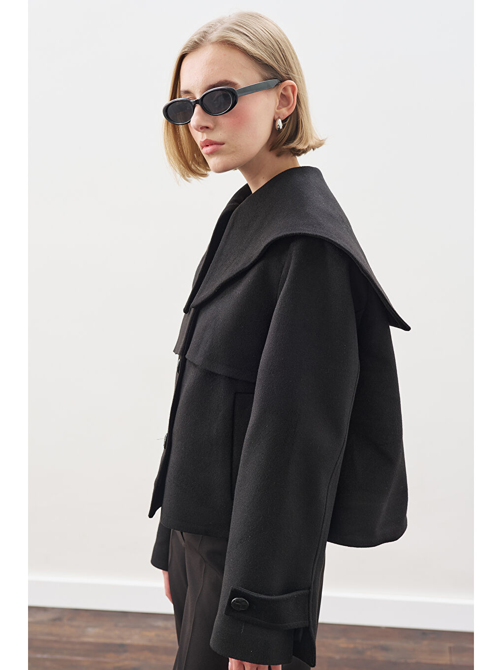 Düğme Detaylı Kaşe Ceket Siyah-1