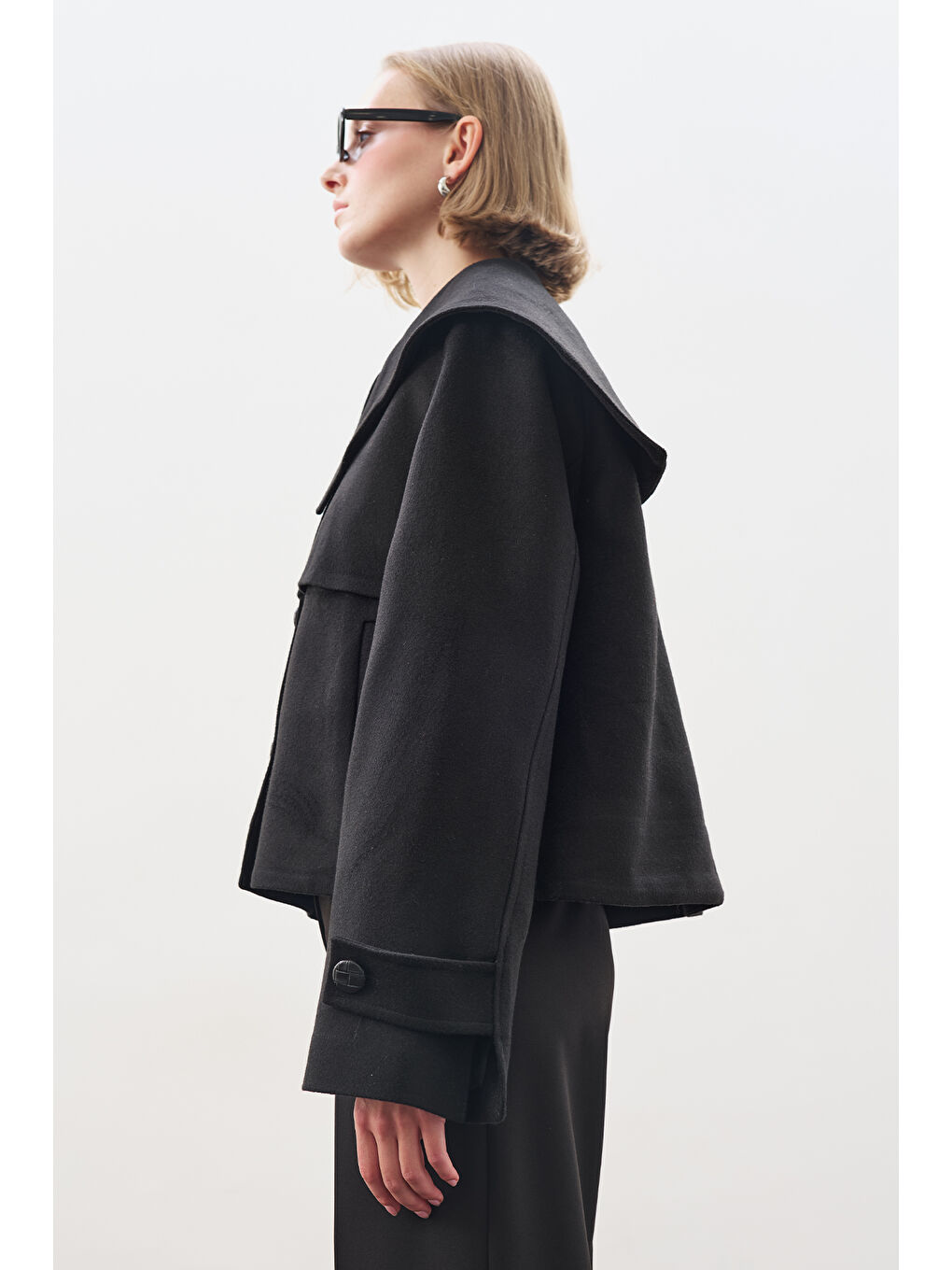 Düğme Detaylı Kaşe Ceket Siyah-3