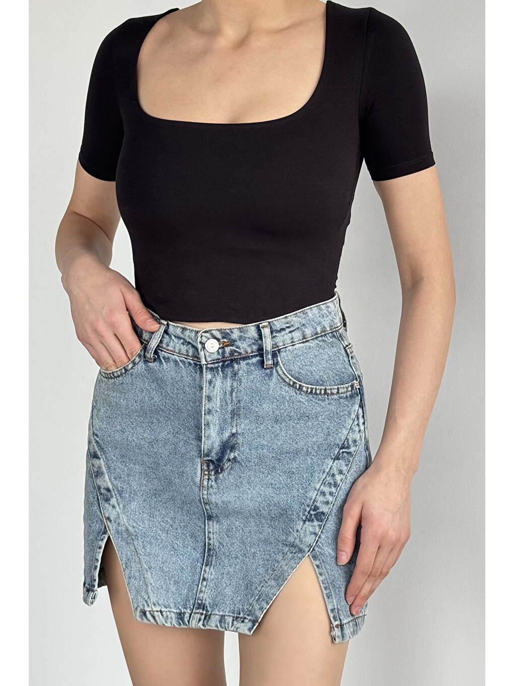 Siyah Kadın Kare Yaka Crop Top Bluz