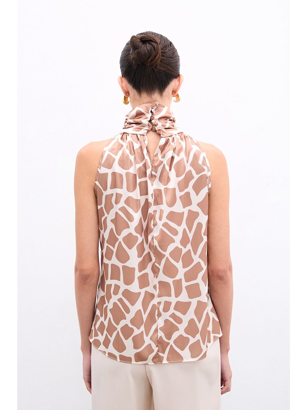 Boğazlı Kolsuz Bluz - Bej-Camel-6