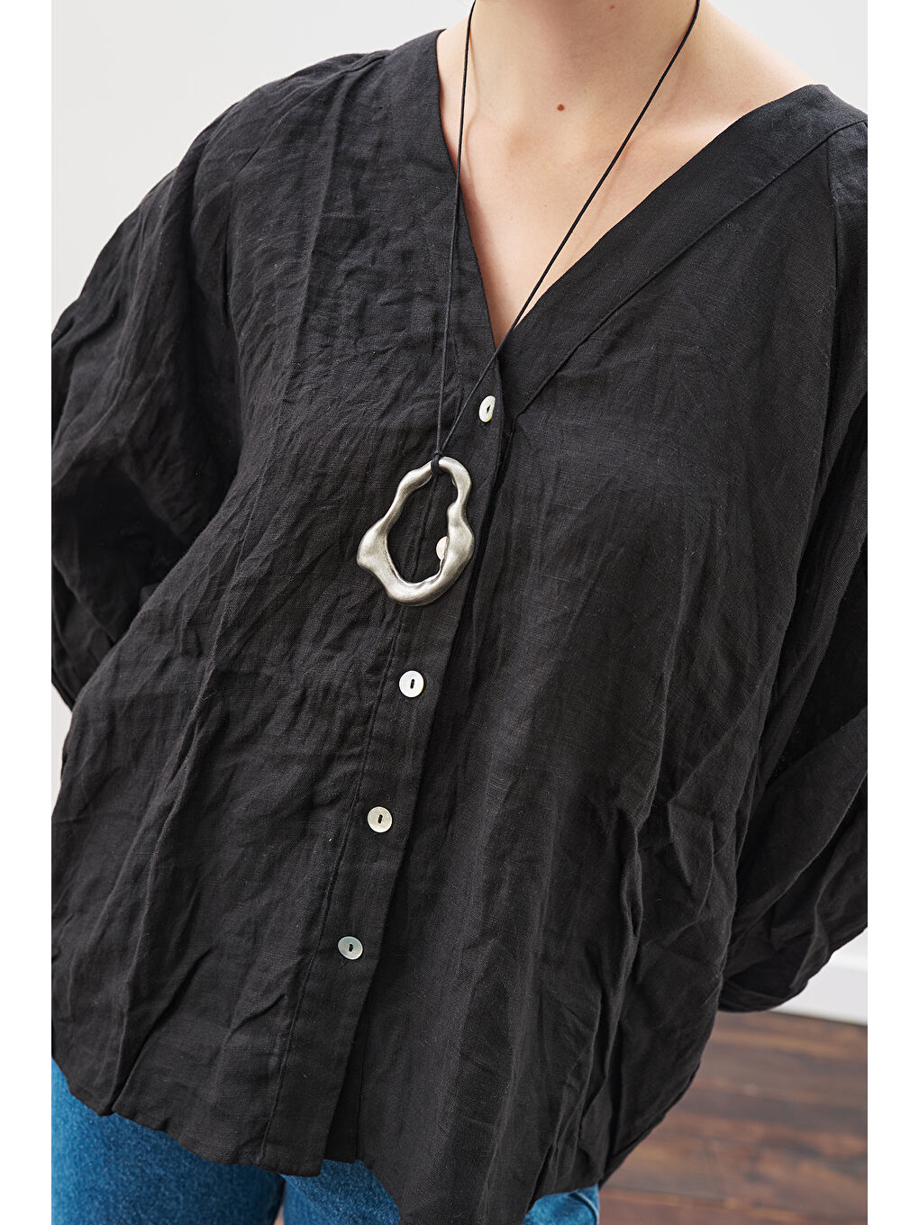 Keten Crush Düğmeli Bluz Siyah-3