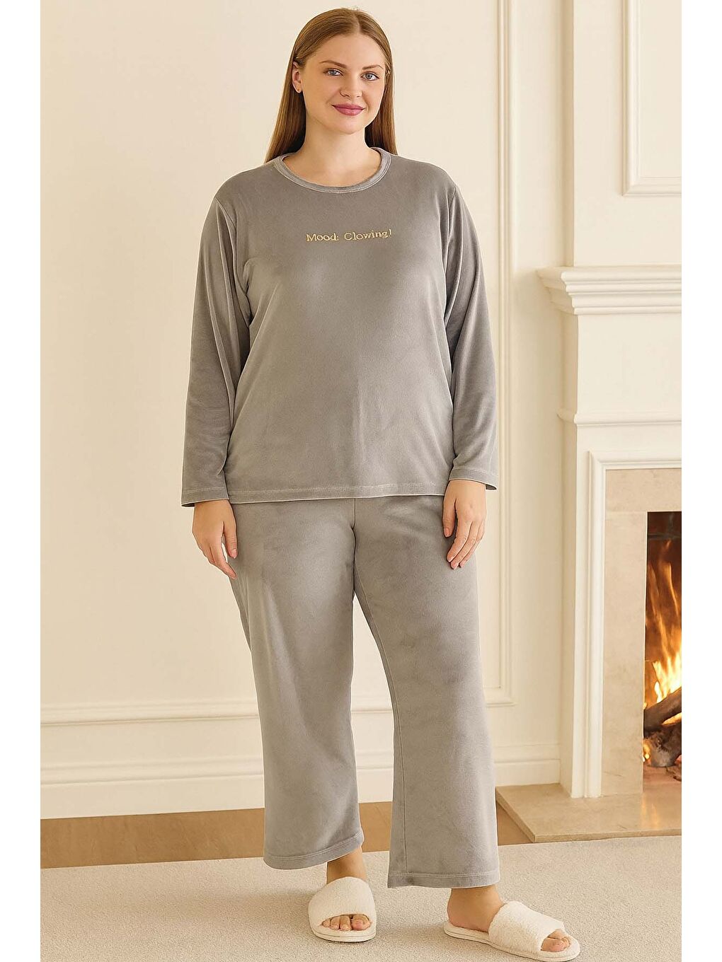 Büyük Beden Kadın Kadife Kumaş Pijama Takımı 13213 Açık Gri-1