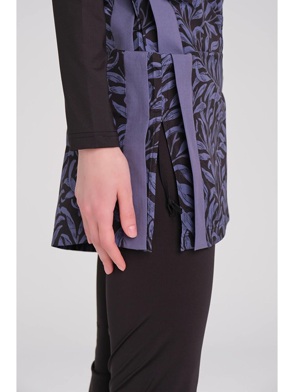 Şerit Detaylı Jileli Siyah 5 Parça Tam Tesettür Mayo Takımı 3096-7