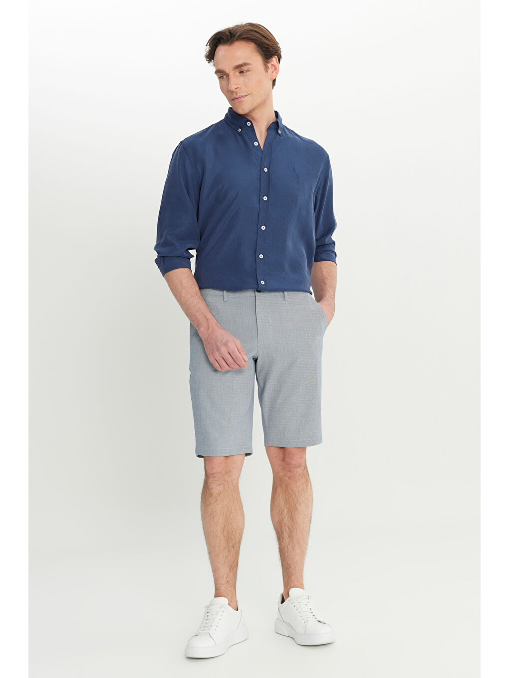 Erkek Lacivert Slim Fit Dar Kesim Gofre Desenli Yan Cepli Esnek Şort-2