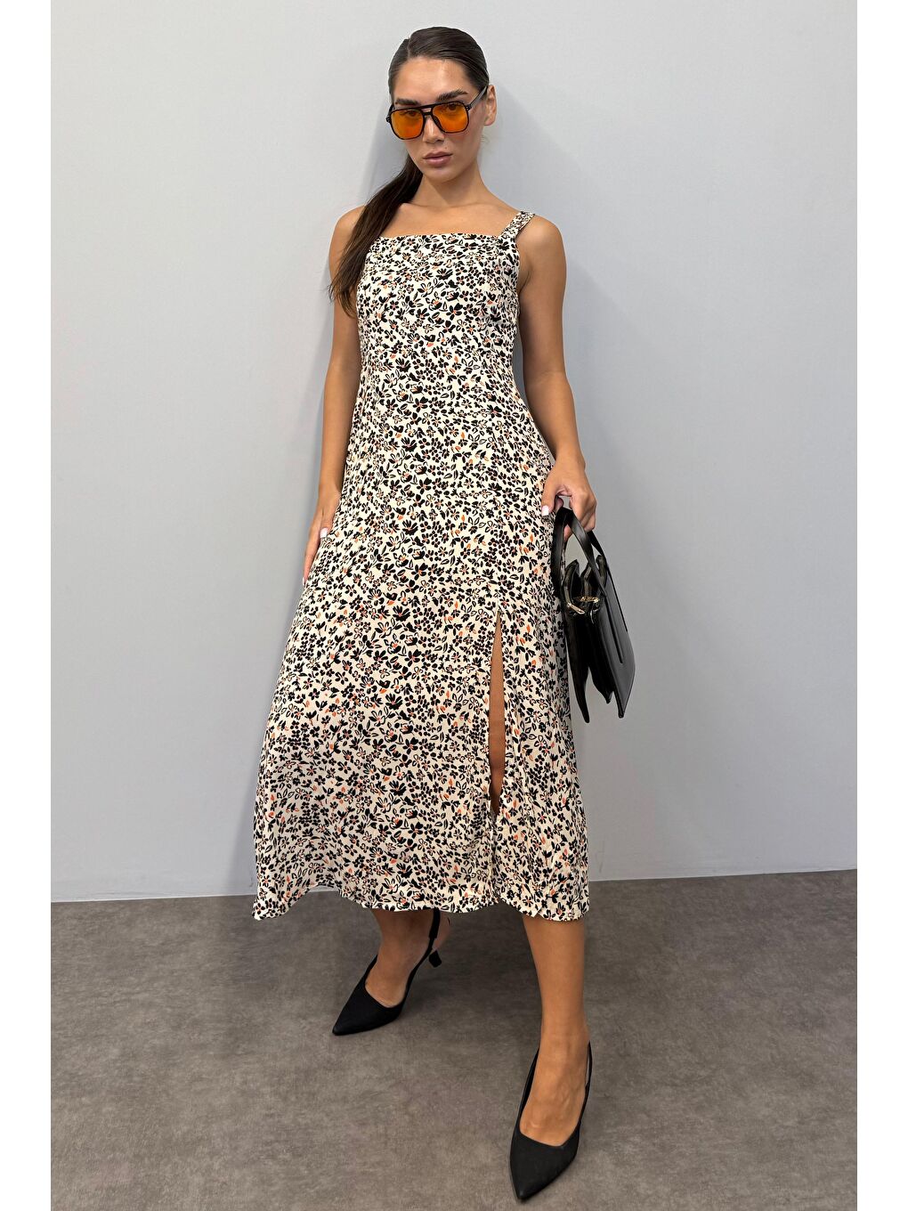 Bej Desenli Yırtmaçlı Uzun Elbise Mg1868