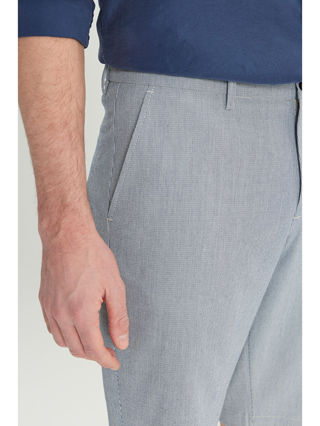 Erkek Lacivert Slim Fit Dar Kesim Gofre Desenli Yan Cepli Esnek Şort-3